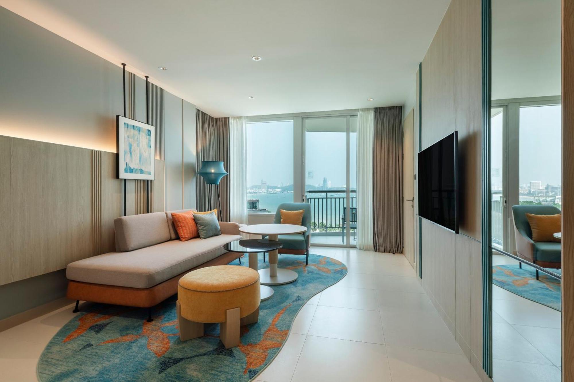 Holiday Inn Pattaya By Ihg Екстериор снимка