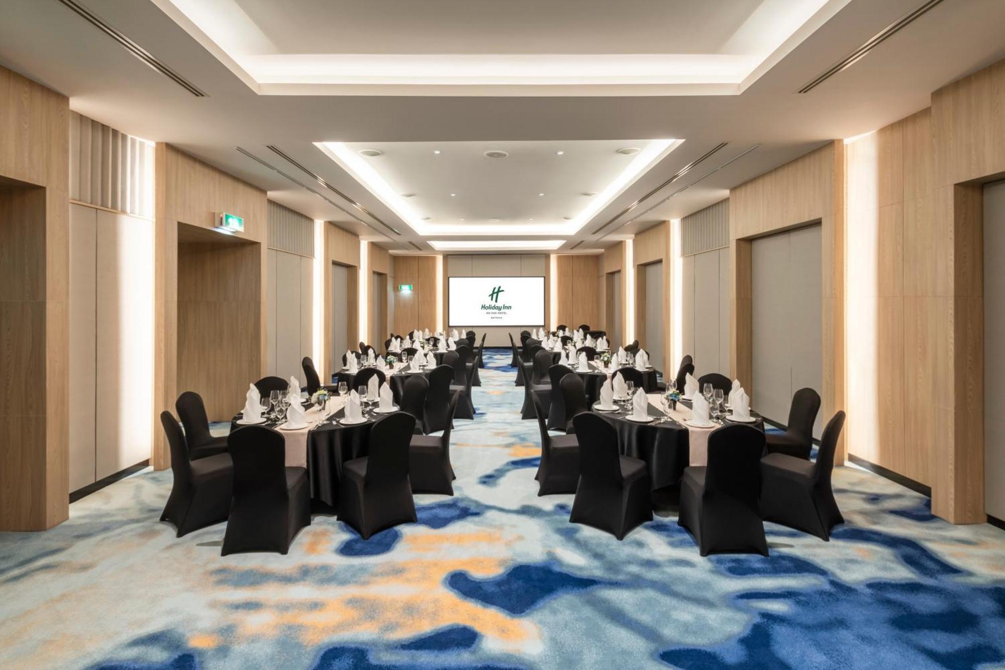 Holiday Inn Pattaya By Ihg Екстериор снимка
