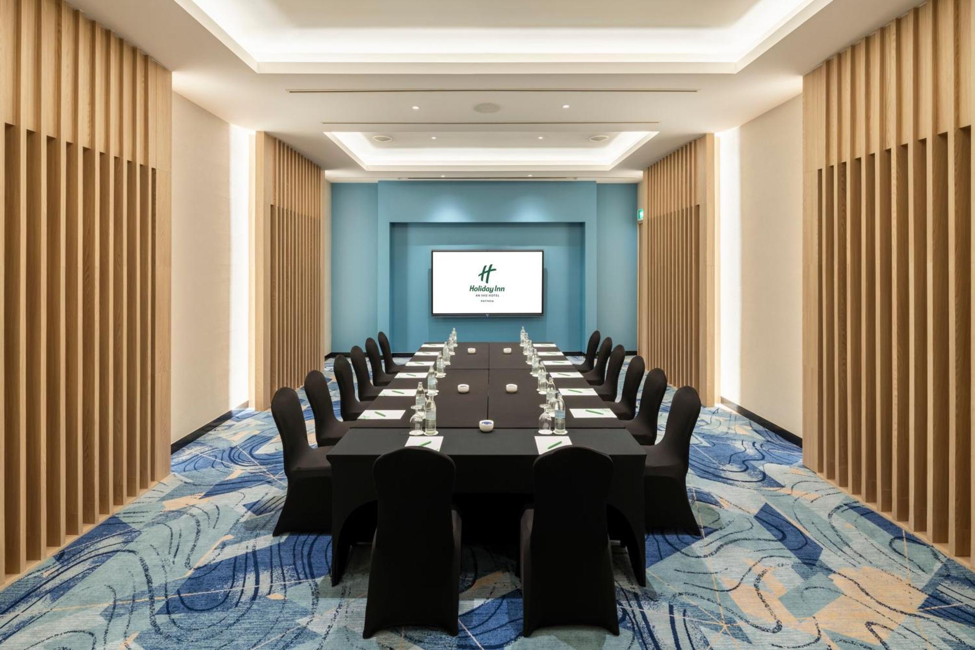 Holiday Inn Pattaya By Ihg Екстериор снимка