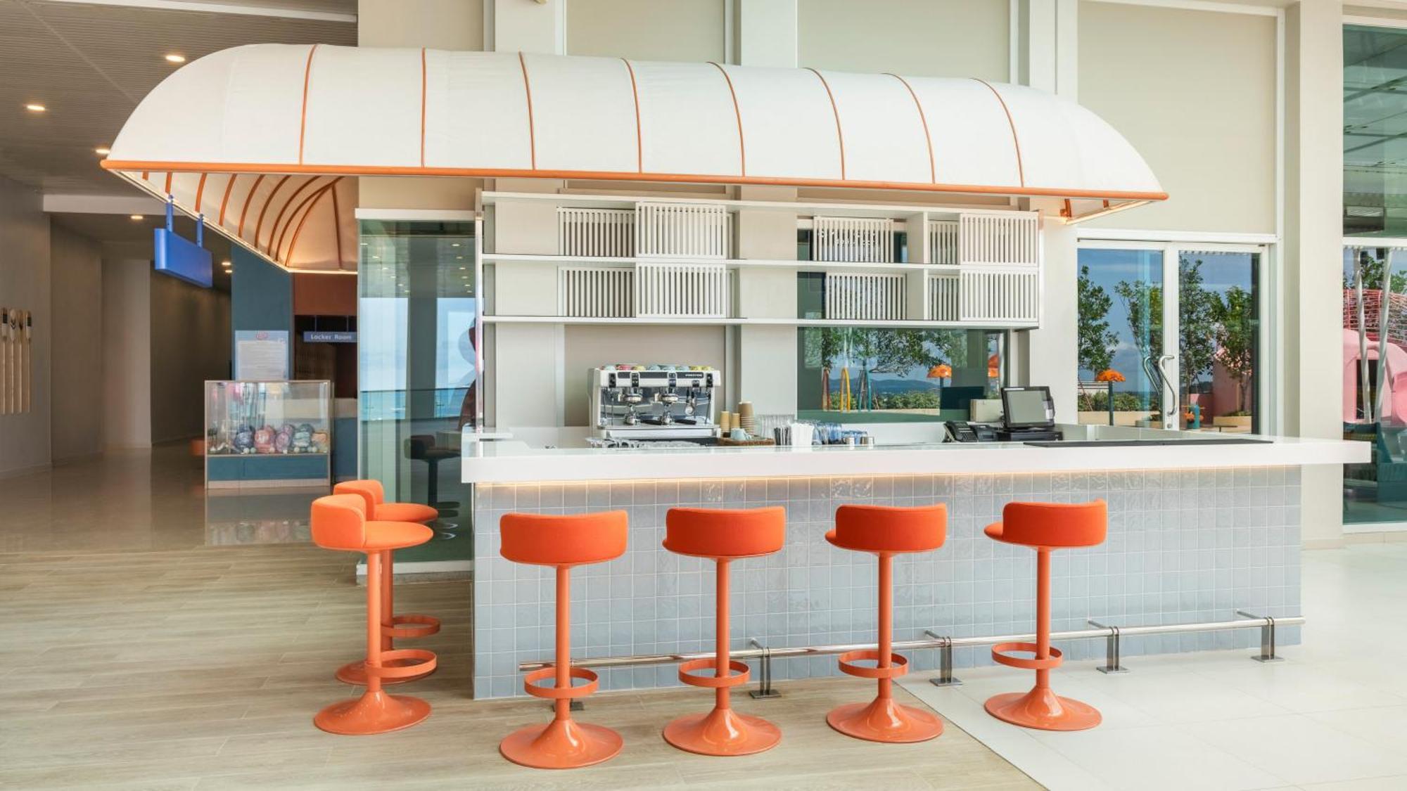 Holiday Inn Pattaya By Ihg Екстериор снимка