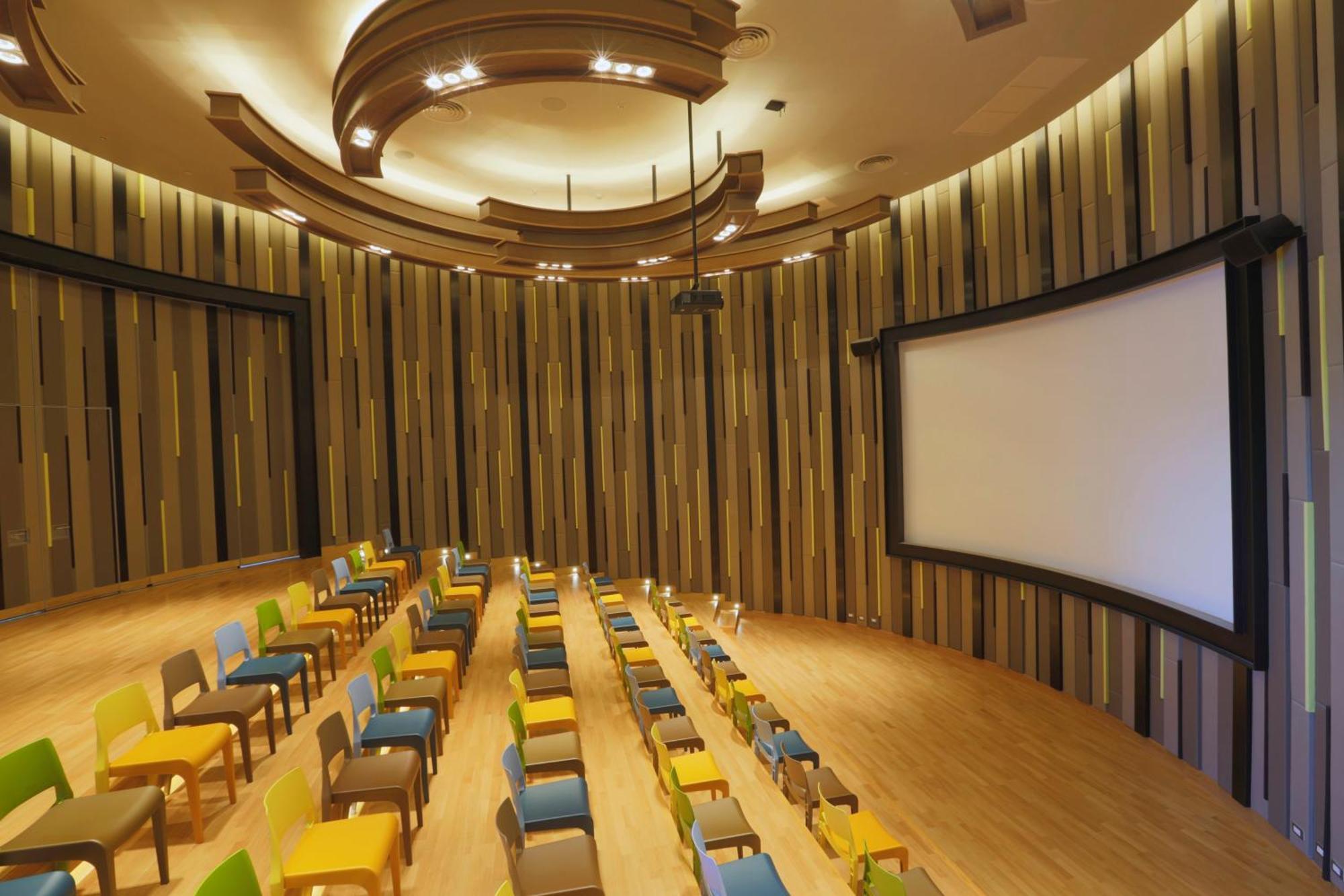 Holiday Inn Pattaya By Ihg Екстериор снимка