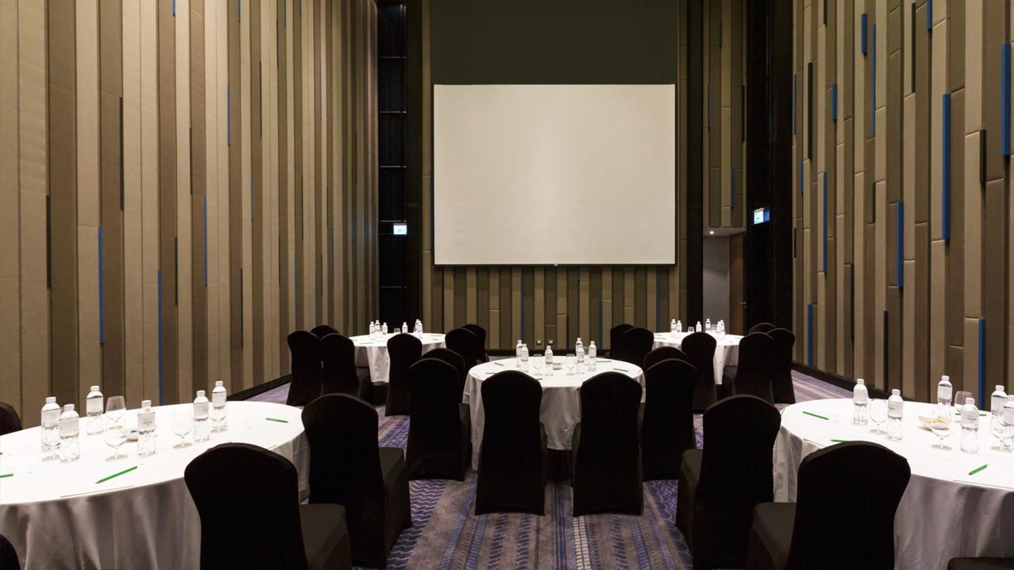 Holiday Inn Pattaya By Ihg Екстериор снимка