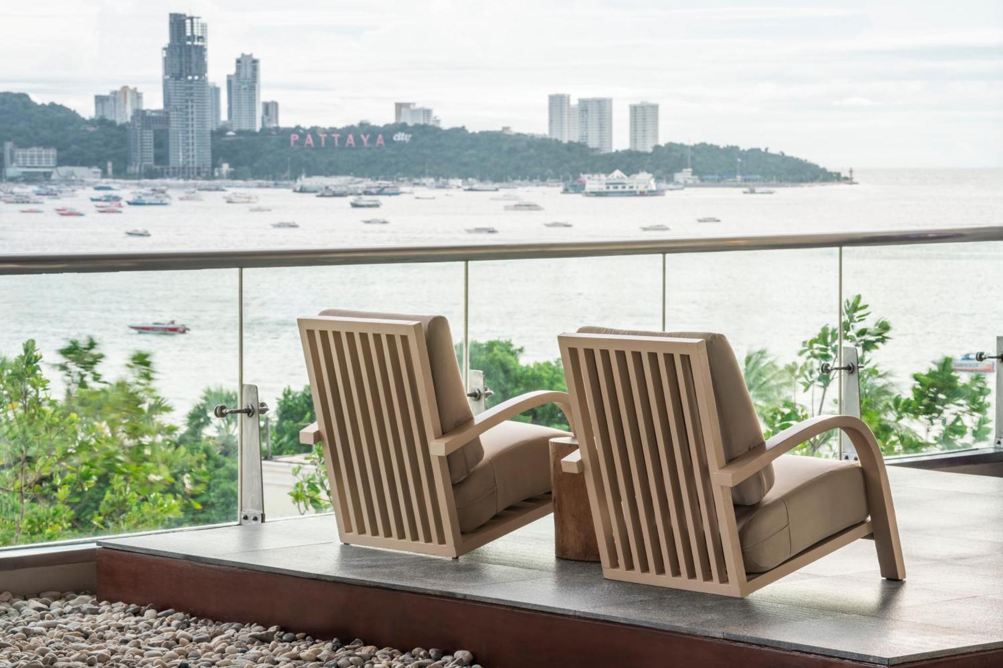 Holiday Inn Pattaya By Ihg Екстериор снимка